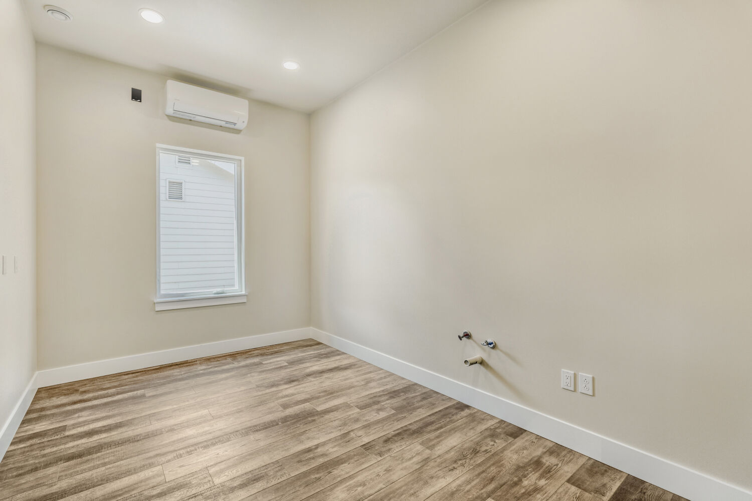 Salon suite thumbnail